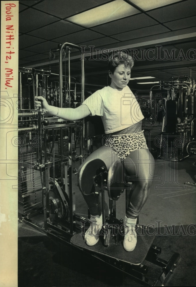 1986 Press Photo Vic Tanny Health Club - Paula Nittritz Works Out, Milwaukee - Historic Images