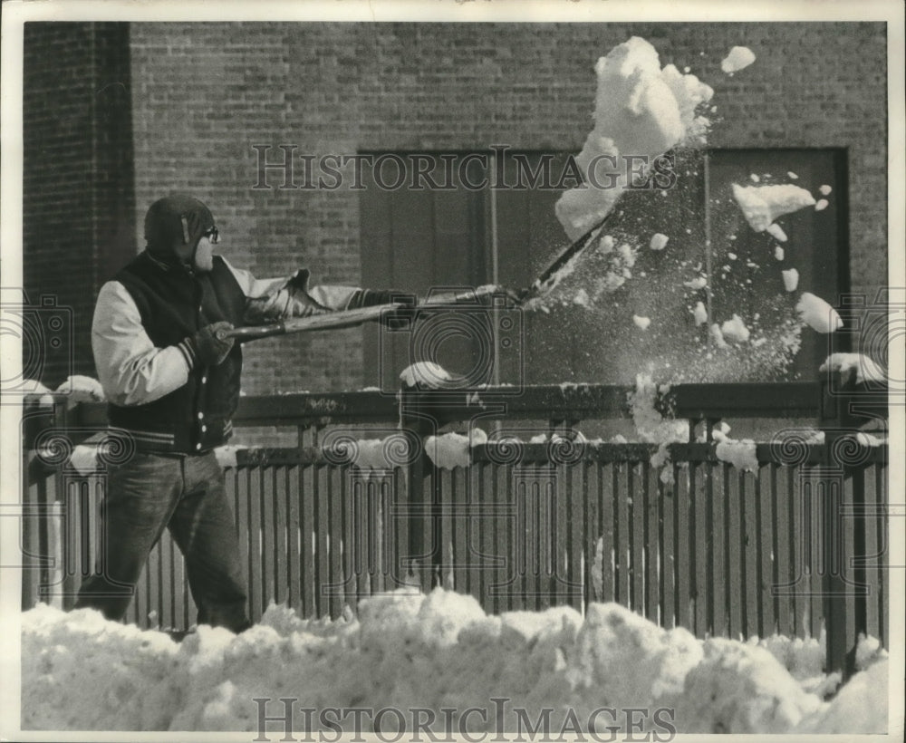 1986, Milwaukee City Employee, Edgar Maurus, Shoveling Snow - Historic Images