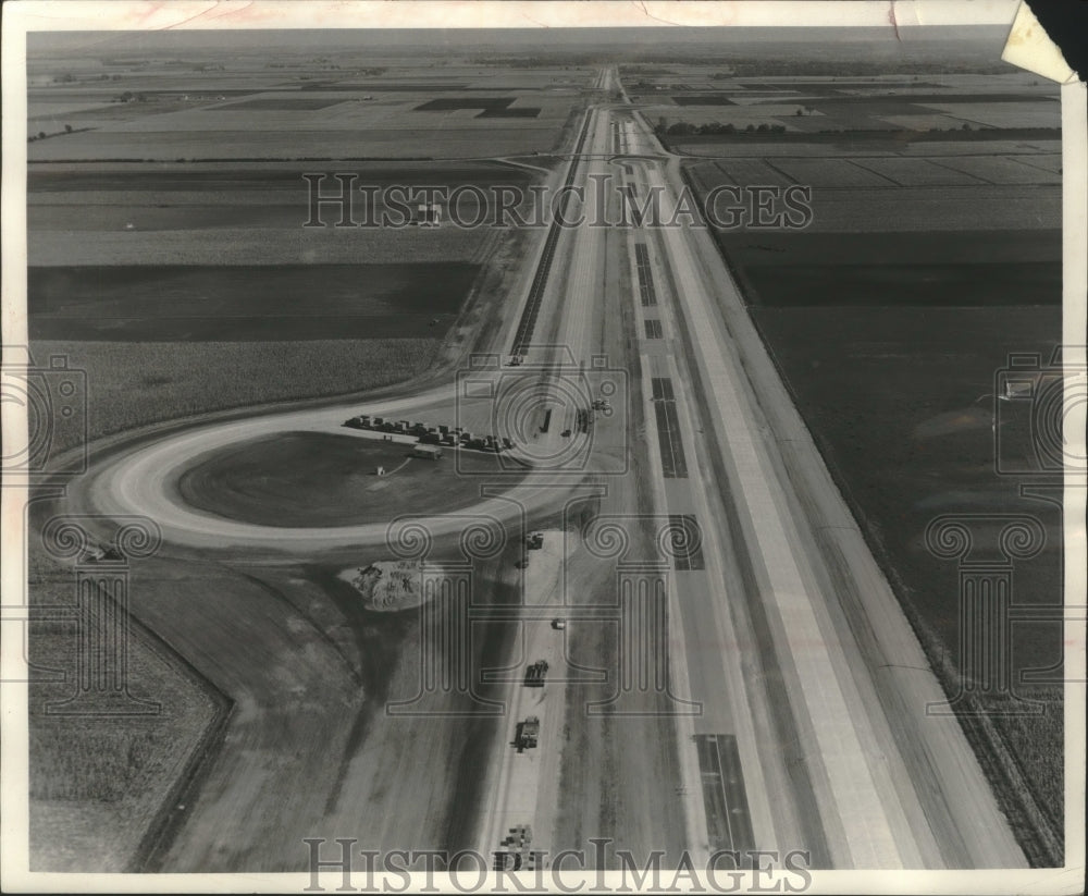 1959, The &quot;superhighway to nowhere&quot; across Illinois farm land, U.S. - Historic Images
