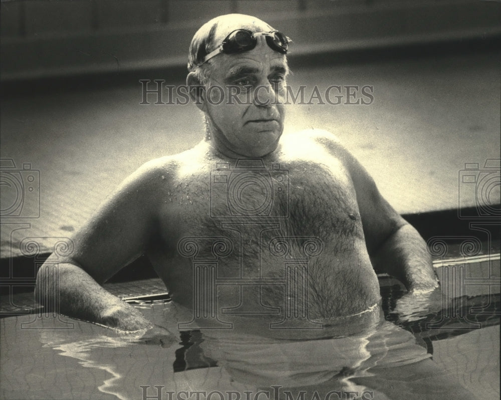 1987 Press Photo Russell Capek in pool at Tri-County YMCA, Wisconsin - mjc14454 - Historic Images