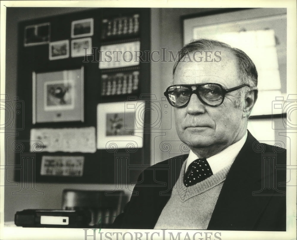 1982 Press Photo Dale Syth, president of Johnson Litho Graphics, Wisconsin - Historic Images