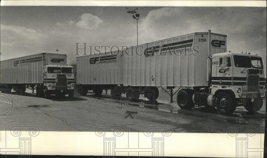 1978 Press Photo Double Trailer Trucks at West Layton Avenue in Wisconsin - Historic Images
