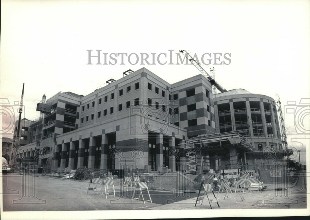 1992, Construction of University of Wisconsin-Madison Grainger Hall - Historic Images