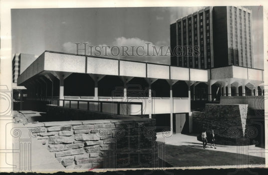 Press Photo Gordon Commons, dining facility at University of Wisconsin, Madison - Historic Images