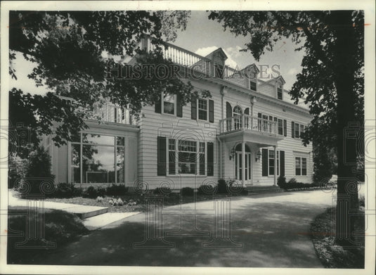 1974, University of Wisconsin at Madison Chancellor's Home - Historic Images