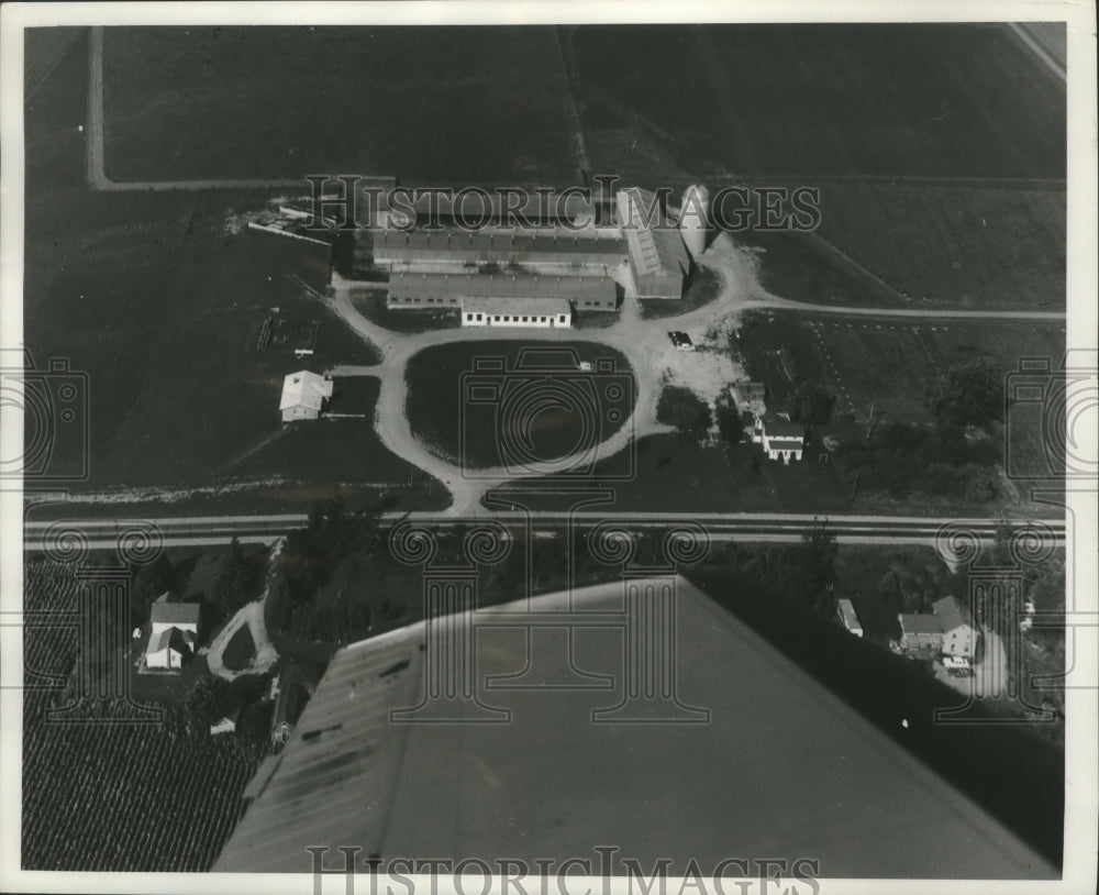 1960, University of Wisconsin at Madison Dairy Center - mjc14813 - Historic Images