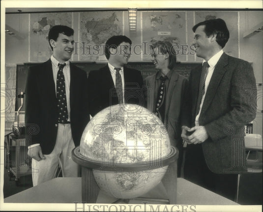 1991, University School of Milwaukee students & teacher enter contest - Historic Images
