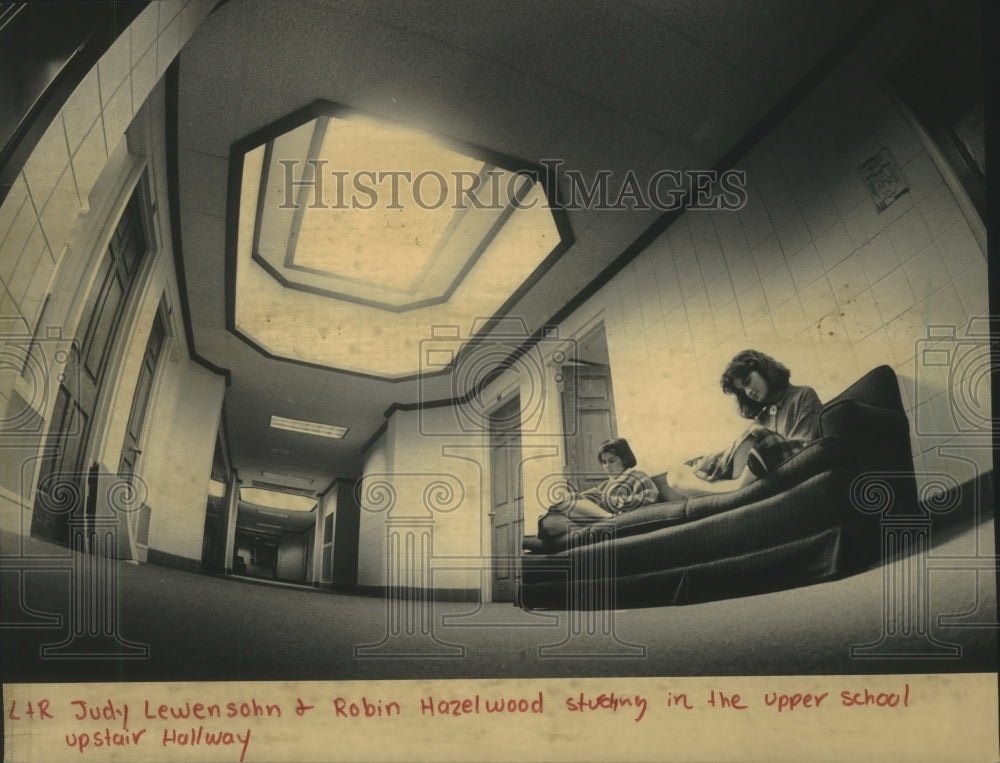 1986, University School of Milwaukee students at upper school hallway - Historic Images