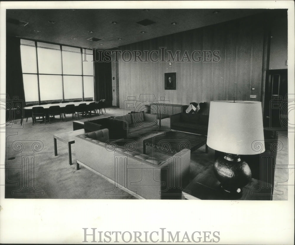 1972, The Van Hise conference room at University of Wisconsin-Madison - Historic Images