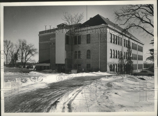1971 Press Photo Exterior of a University of Wisconsin-Whitewater building - Historic Images