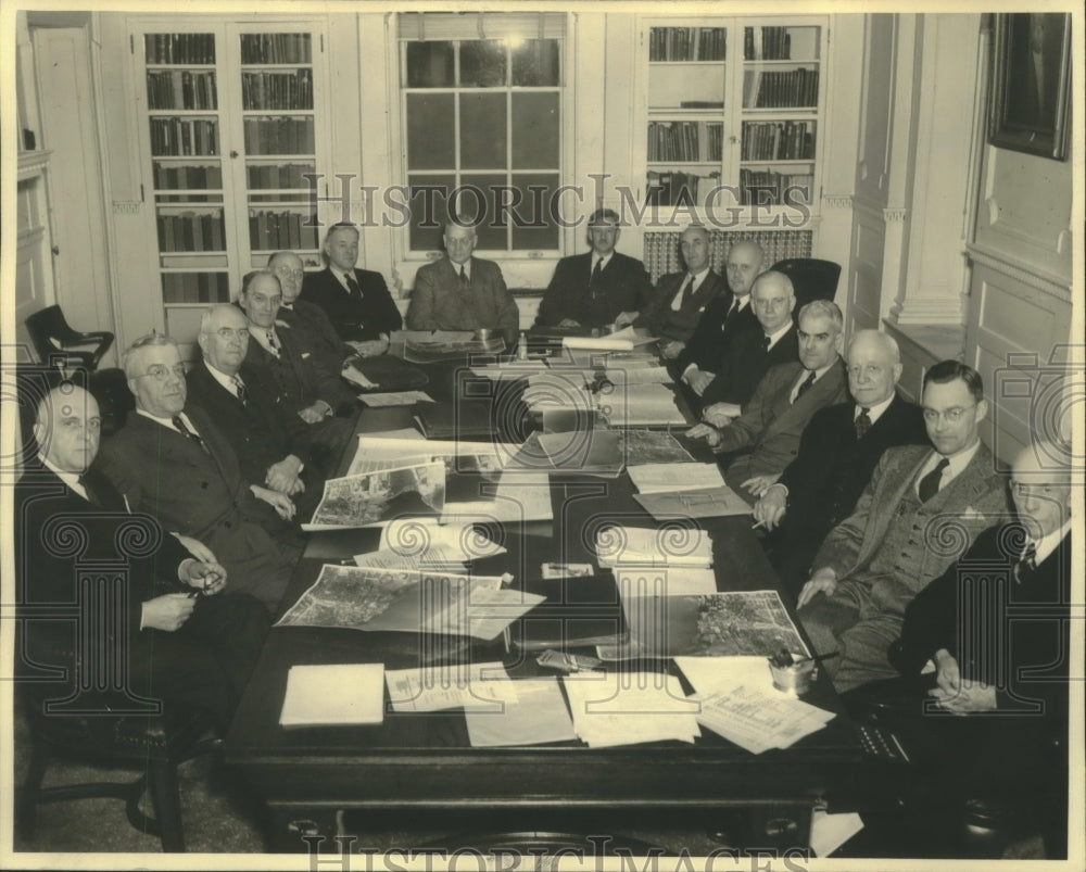1946 Press Photo University of Wisconsin - Madison Board of Regents - mjc14989 - Historic Images