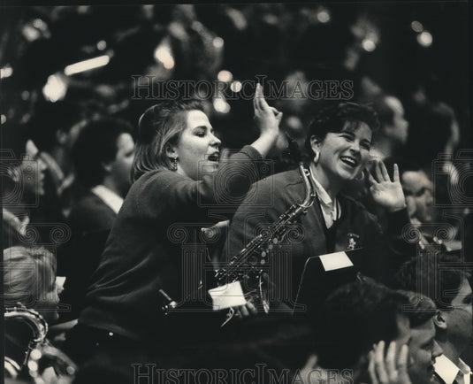 1989 Press Photo Saxophonists in Oak Creek High School's Varsity Band - Historic Images
