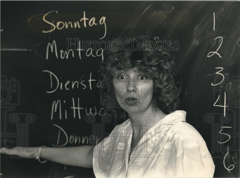 1988 University of Washington German teacher Doreen Krueger - Historic Images