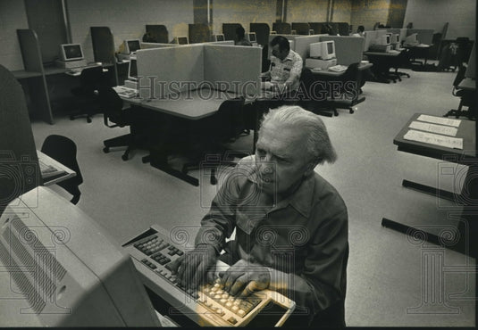 1992, Robert Gordon writes a paper at University of Wisconsin - Historic Images