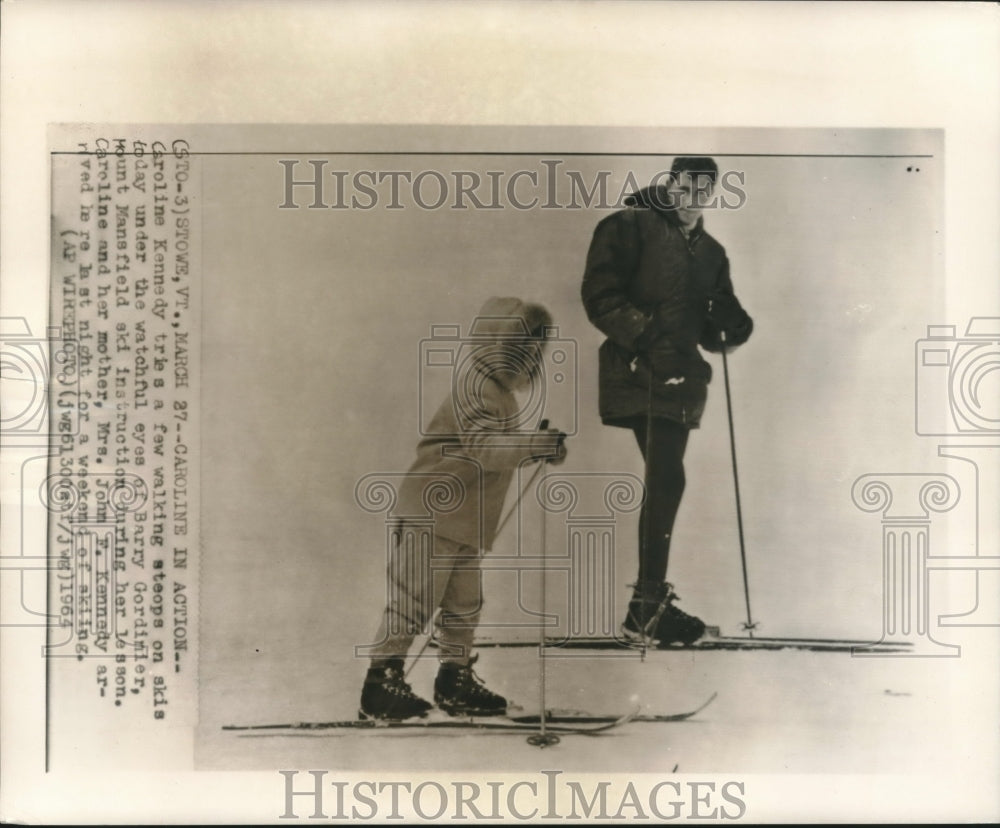 1964 Press Photo Caroline Kennedy learns skiing from instructor, Barry Gordimier - Historic Images