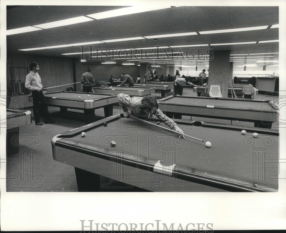 1972 Press Photo University of Wisconsin-Milwaukee&#39;s Student Union pool room-Historic Images