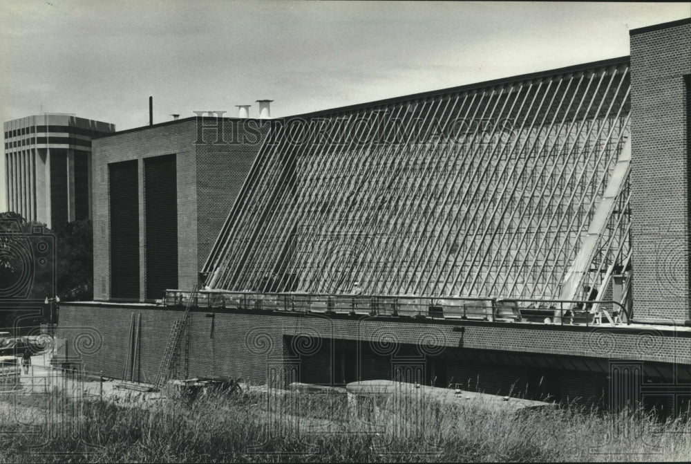 1982, University of Wisconsin-Madison&#39;s School of Veterinary building - Historic Images