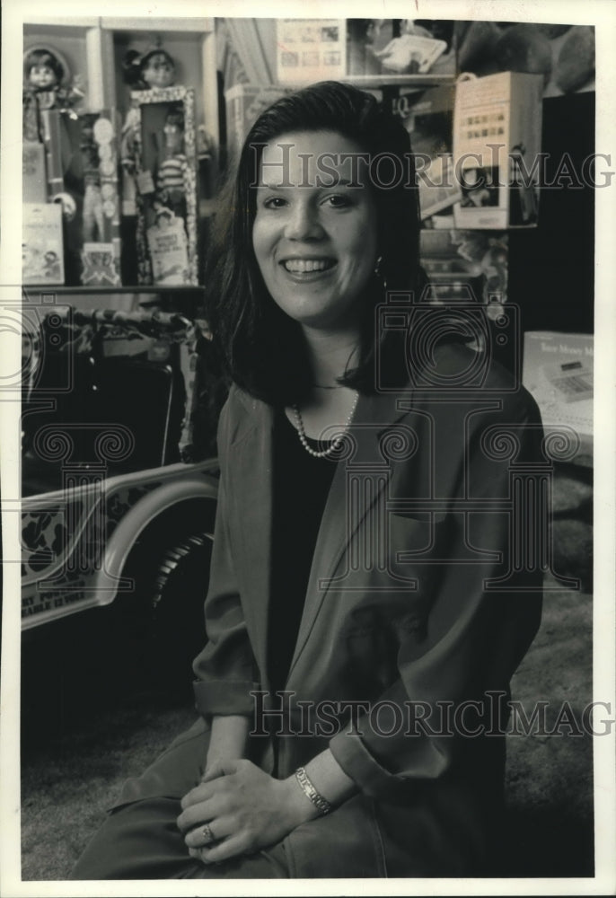 1991 Press Photo Marianne Szymanski President of Toys Tips Inc. of Wisconsin - Historic Images