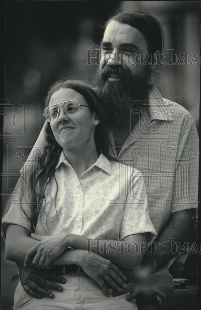 1985, Carol Ringo, Roy Tabat to wed before Great Circus Parade - Historic Images