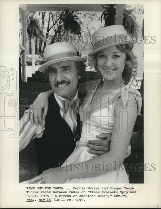 1975 Singer Tanya Tucker and Dennis Weaver - Historic Images