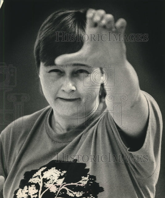1989 Instructor Lisa Amacher teaches youngsters at UW-Waukesha - Historic Images