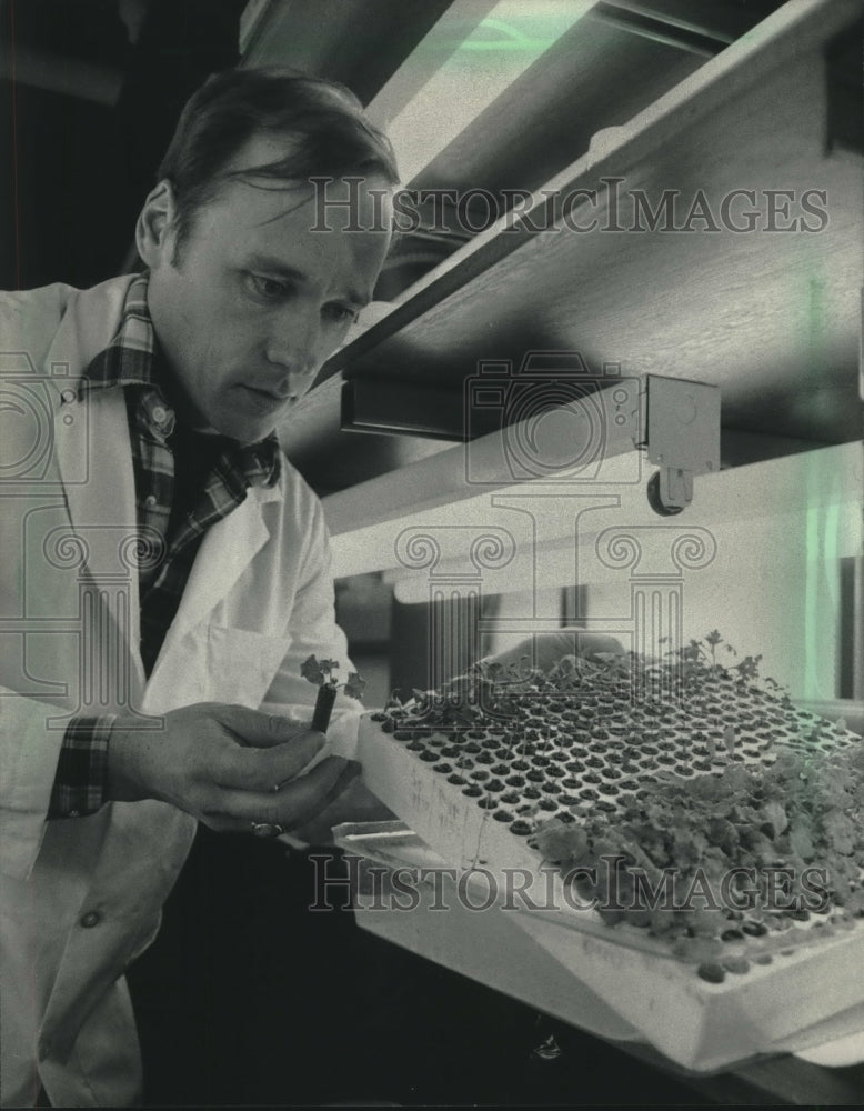 1984 University of Wisconsin-Madison Agriculture School's Mr. McConn - Historic Images