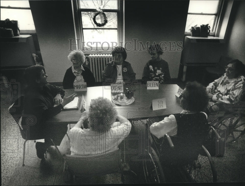 1993, Sue SIlvermarie a poetry therapist with support group - Historic Images