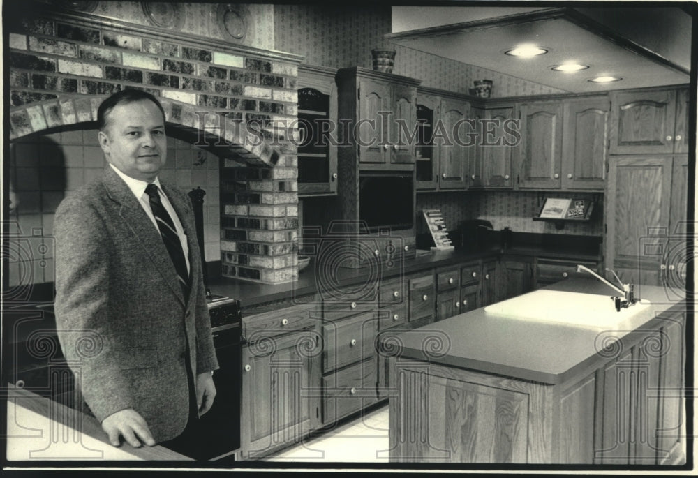 1987 Press Photo Kenneth P. Skowronski, chairman, 1987 Home Improvement Show. - Historic Images