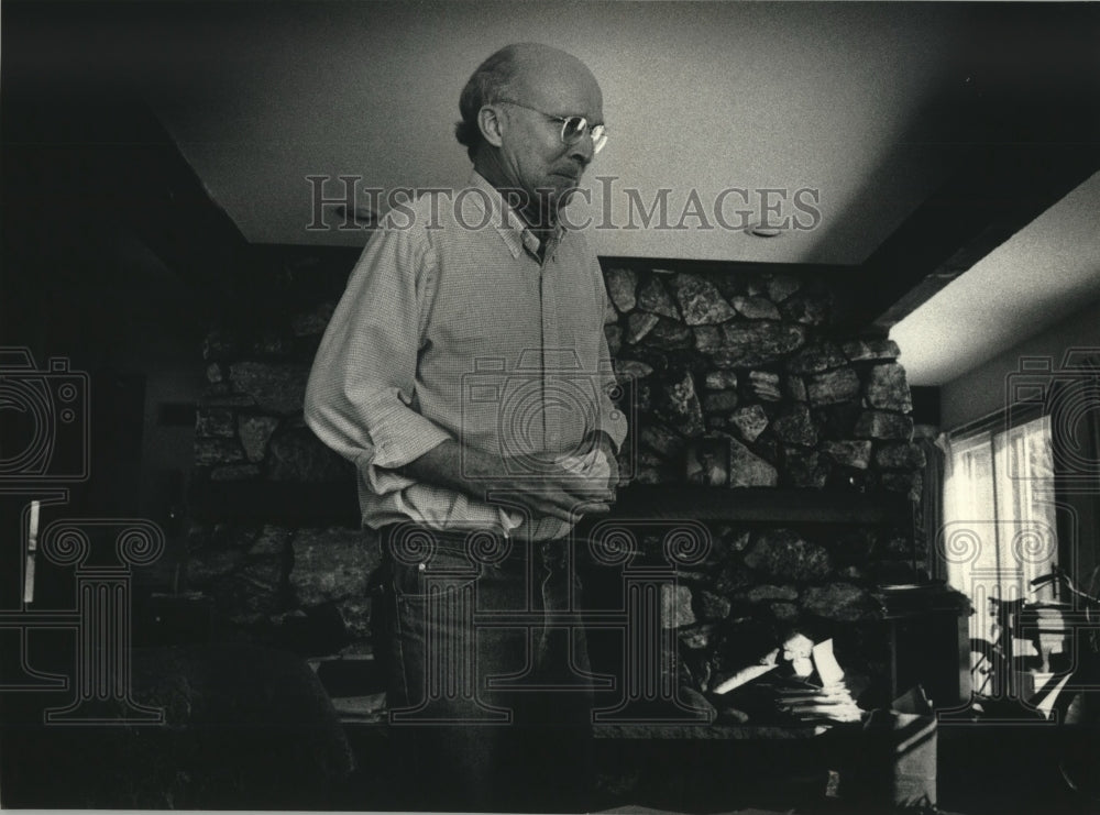 1993, Former Racine County Circuit Judge Jon B. Skow in his home. - Historic Images