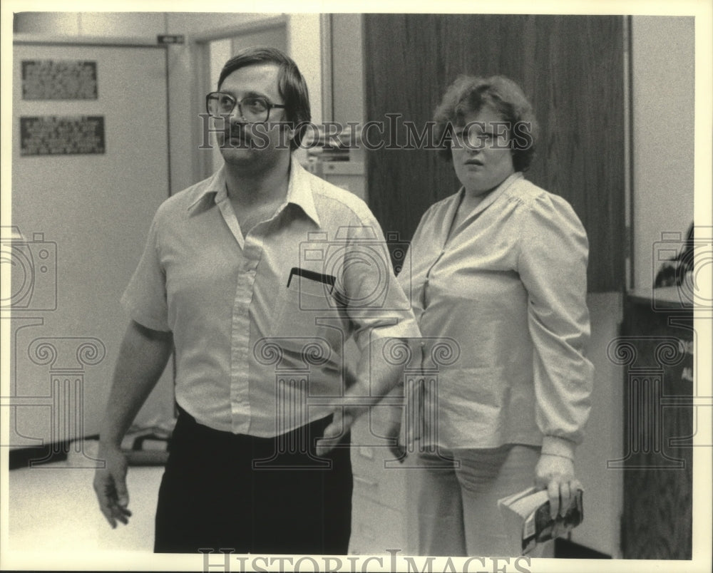 1984 Press Photo Stephen and Lorrene Sippel arrested on drug charge in Milwaukee - Historic Images