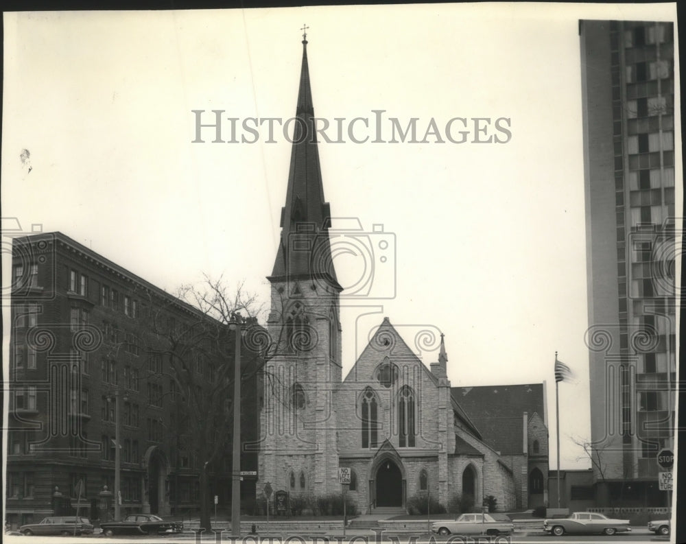 1964 Press Photo St. James Episcopal Church in Milwaukee, built in 1868 - Historic Images