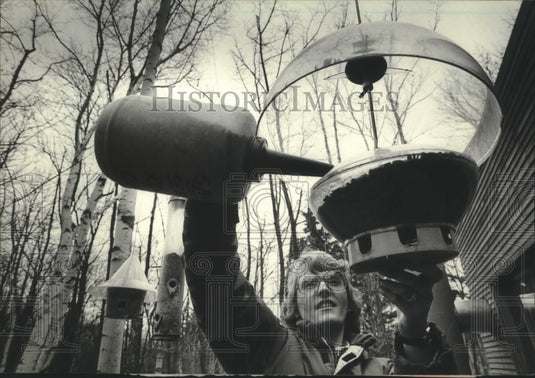 1983 Schlitz Audubon Center naturalist, Virginia Kraucunas - Historic Images