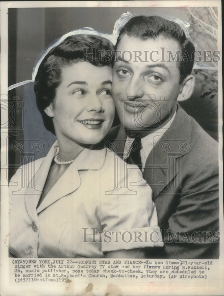 1954 Press Photo Singer Lu Ann Simms with her fiance, Loring B. Buzzell - Historic Images