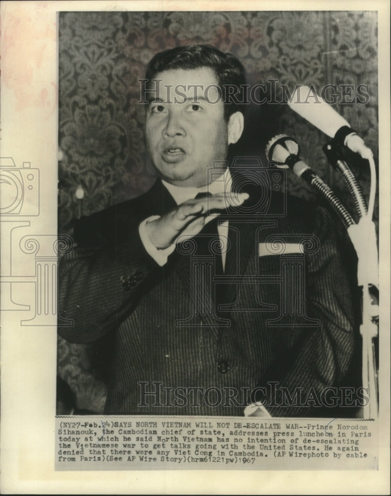 1967 Press Photo Prince Norodom Sihanouk addresses press luncheon in Paris.-Historic Images