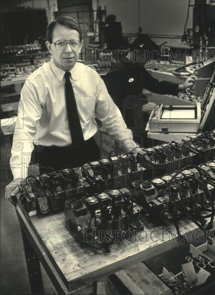 1988, Richard Sim, Applied Power President, Milwaukee - mjc16590 - Historic Images