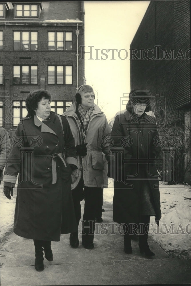 1986 Acting Chancellor Norma Rees with Kenneth Shaw and his wife - Historic Images