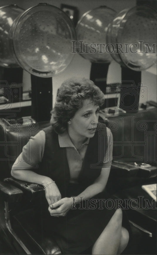 1985 Kathleen Skwor says her ex-husband kidnapped her son, Chris - Historic Images