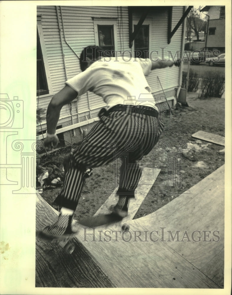 1987 Amedio Radman skateboarding - Historic Images