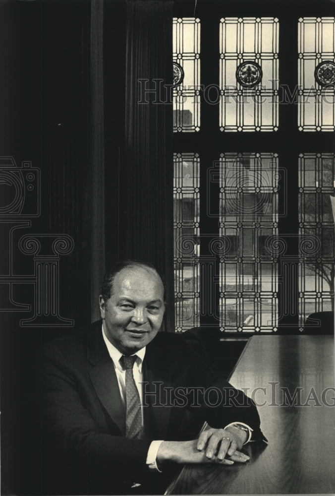 1988, Clifford V. Smith Jr., chancellor, University of Wisconsin - Historic Images