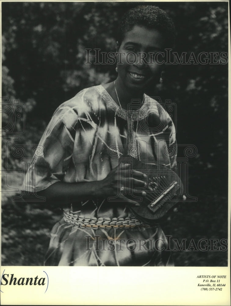1995, African storyteller Shanta - mjc16788 - Historic Images