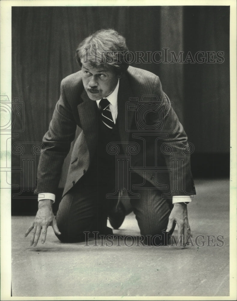 1982, James Schoemperlen testified in police brutality trial - Historic Images
