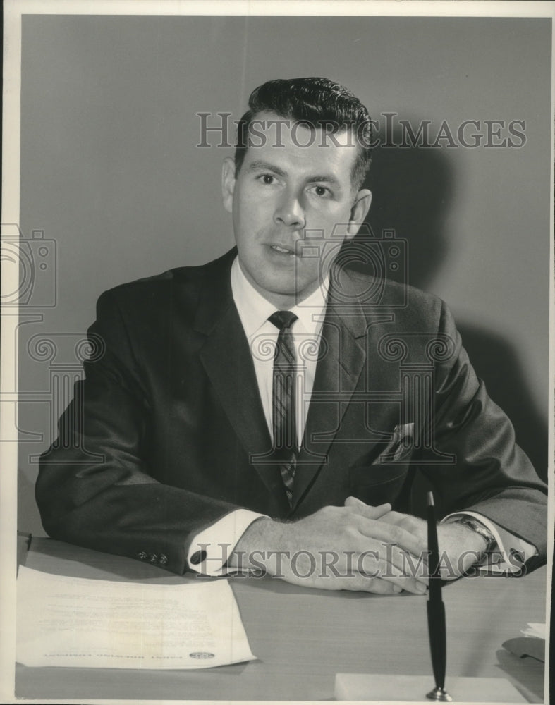 1963 Press Photo Richard Speese, executive director of Milwaukee March of Dimes - Historic Images
