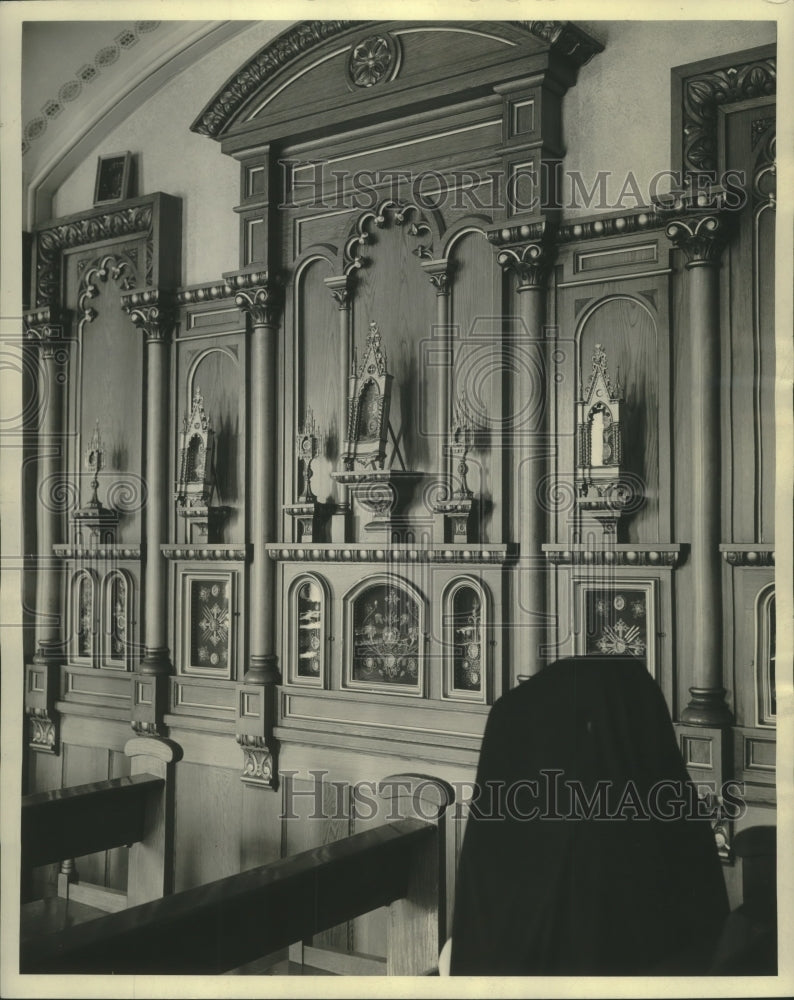 1939, Chapel of the relics at convent of Sisters of Notre Dame. - Historic Images