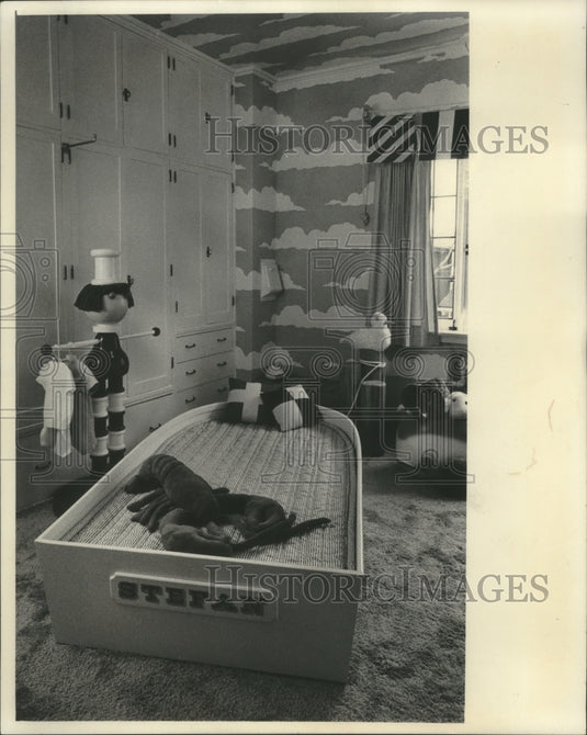 1976, Decorated nursery at home of Kenneth Schermerhorn, Milwaukee - Historic Images