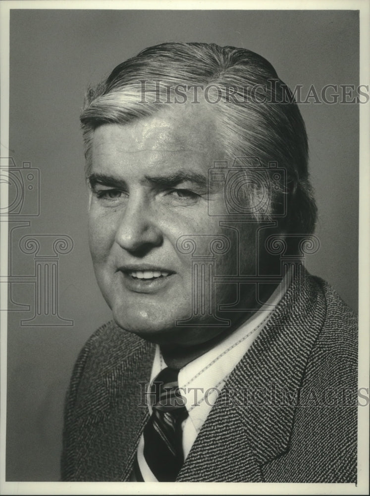 1975, Ted Sjoberg, director of operations of American Can Company - Historic Images