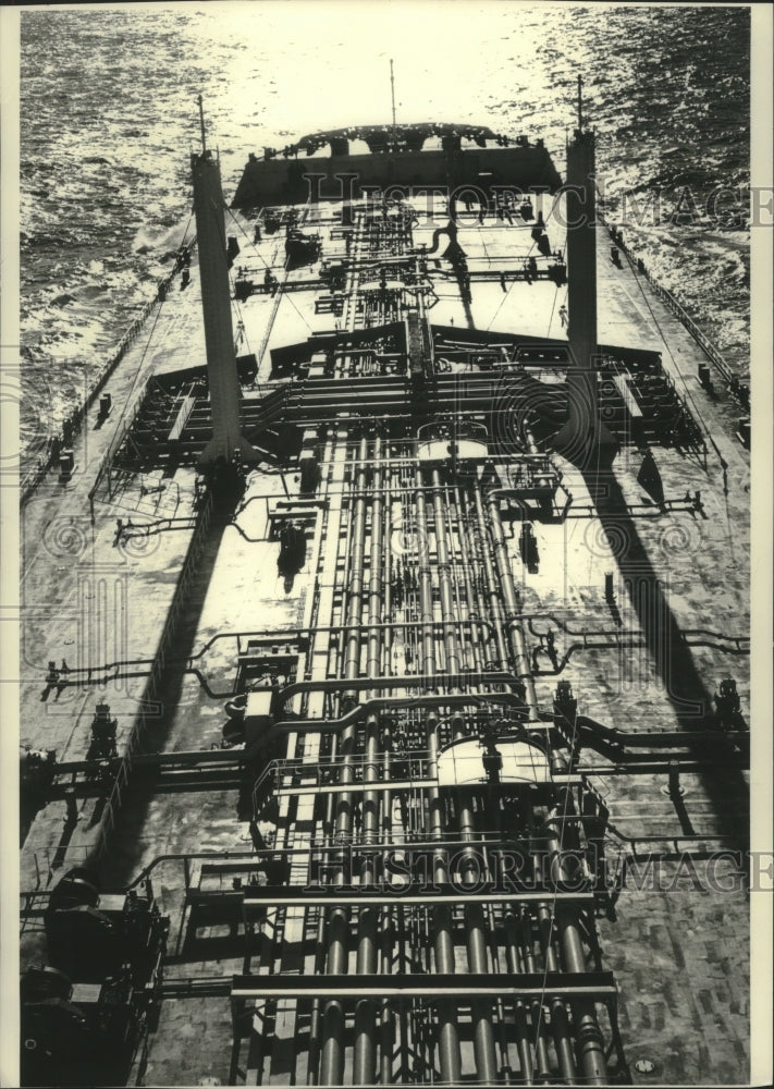 1978 Press Photo Maze of pipes onboard the oil tanker Arco Juneau - mjc17162 - Historic Images