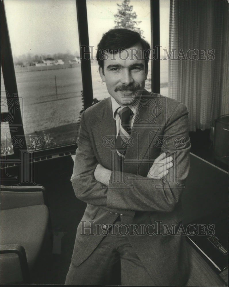 1986, Gerald J.Seeber, economic development director Milwaukee County - Historic Images
