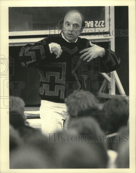 1987 Press Photo Professor Harold Scheub, folklorist, University of Wisconsin - Historic Images