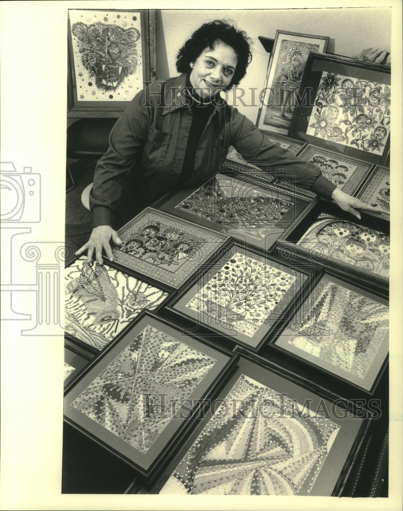 1987 Press Photo Eleanor Scheifen&#39;s with her art in Milwaukee - mjc17243 - Historic Images