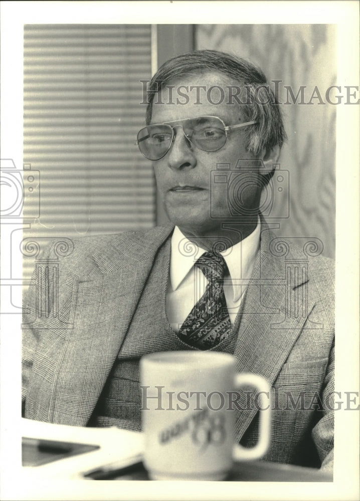 1984, William Sandwick, president of Sandwick &amp; Associates, Wisconsin - Historic Images